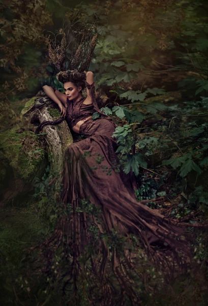 Fairytale Edit, Into The Woods Witch, Creative Photoshoots, Forest Nymph, Fairy Photoshoot, Tree Spirit, Fairytale Photography, Photography Workshop, Vintage Witch