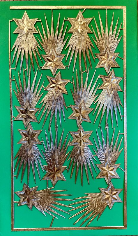 Embossed Foil Christmas Decorations, Embossed Metal Art, Art Deco Ornaments, Christmas Art Deco, Aluminum Foil Crafts, Tin Foil Art, Metal Embossing Art, Art Deco Christmas, Tin Star