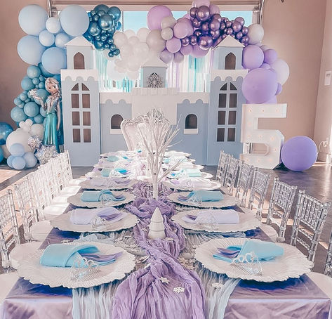 Love the well coordinated color scheme! By Time Capsule Events Princess 5th Birthday Party, Frozen 3rd Birthday, Frozen Bday Party, 5th Birthday Party, Frozen Christmas, 5th Birthday Party Ideas, Frozen Theme Party, Winter Parties, Frozen Theme