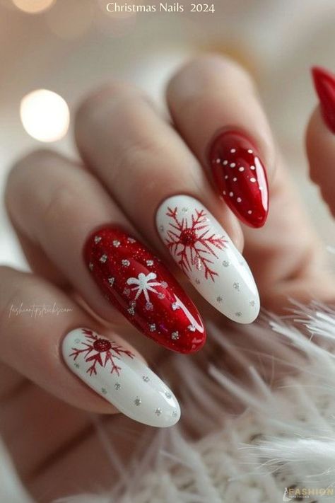 Christmas Nails Art, Art Noel, Candy Cane Nails, December Nails, Red Christmas Nails, Christmas Gel, Festive Nail Art, Trending Nails, Cute Christmas Nails