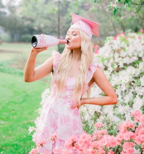 Spring Senior Pictures, Senior Year Fun, Pink Graduation, Cap And Gown Pictures, Senior Photoshoot Poses, College Graduation Pictures Poses, Senior Portraits Girl, Graduation Cap And Gown, College Graduation Pictures