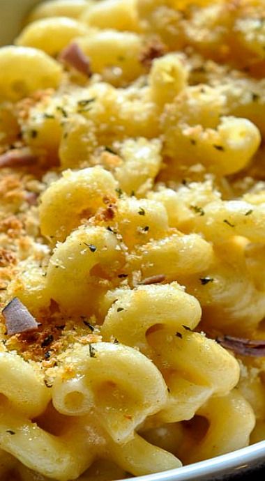 Longhorn Steakhouse Mac and Cheese Longhorn Mac And Cheese Recipe, Steakhouse Mac And Cheese, Best Mac And Cheese Recipe, Longhorn Steakhouse Recipes, Skillet Mac And Cheese, The Best Mac And Cheese, Steakhouse Recipes, Amazing Vegetarian Recipes, Miniature Cooking