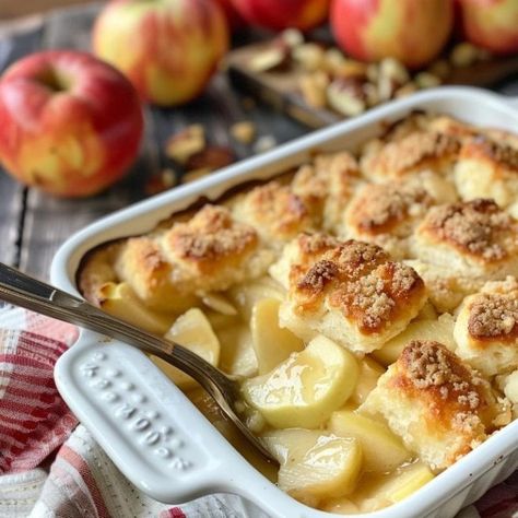 Apple Bubble Up Casserole, Scalloped Apples, Black Eyed Peas Recipe Crock Pot, Bubble Up Casserole, Black Eyed Peas Recipe, Cinnamon Roll Icing, Apple Dishes, Deserts Easy, Peas Recipe