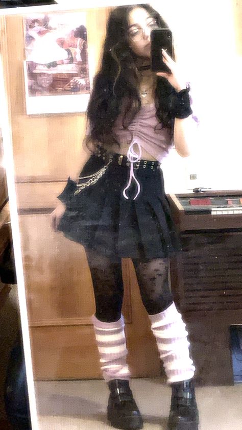 Pink Legwarmers Outfit, Softy Aesthetic Outfit, Alt Pink Aesthetic, Grunge Pink Outfit, Pink Grunge Outfits, Emo Sanrio, Pink Aesthetic Style, Pink Grunge Outfit, Soft Alternative Outfits