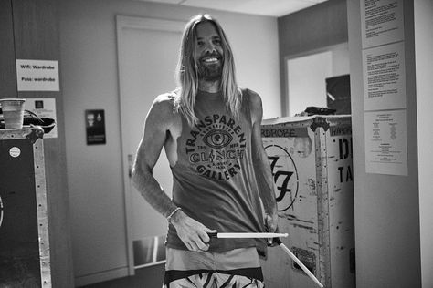 Taylor Foo Fighters, 8k Photos, Rip Taylor, Foo Fighters Nirvana, Taylor Hawkins, Dave Grohl, Music People, Foo Fighters, My Favorite Music