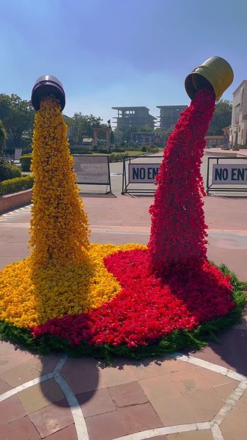 Royalpawan Pandar on Instagram: "Mehndi ceremony" Wedding Ganpati Decoration, Natural Flower Decoration, Events Design Ideas, Mehndi Function Decoration, Mehndi Backdrop, Bright Wedding Decorations, Event Wall, Mehndi Decoration, Hindu Wedding Decorations