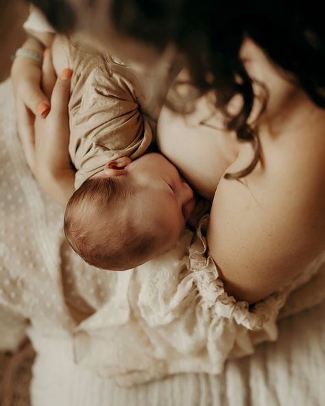 One of my fav photos that I never posted. Working on trying to share more consistent here! Happy Sunday friends! #breastfeeedingphotography #nursing #breastfeedingawareness #mnphotographer #mnphotographers #rochesterminnesota Breastfeeding Mom, Happy Sunday Friends, Sunday Friends, Nursing Baby, Cute Lazy Day Outfits, Nursing Mom, Lazy Day Outfits, Mom Baby, June 30