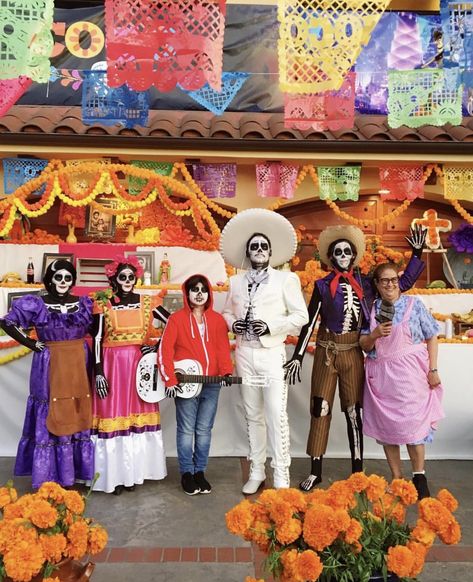 I just need to show off my family . This is what they did on Halloween . They are so creative , I love them . Movie coco . Coco. Remember me . El día de los muertos . Yellow flowers . Miguel remember me . Disney movie . Ernesto De la Cruz . Mama coco . Frida Kahlo. Hector . Imelda Rivera. Halloween Coco theme . Coco Movie Halloween Decorations, Disney Coco Costume, Coco Themed Decorations, Coco Outfit Ideas, Coco Characters Costume, Coco Movie Costume Ideas, Coco Themed Halloween Party, Coco Halloween Party, Disney Coco Trunk Or Treat