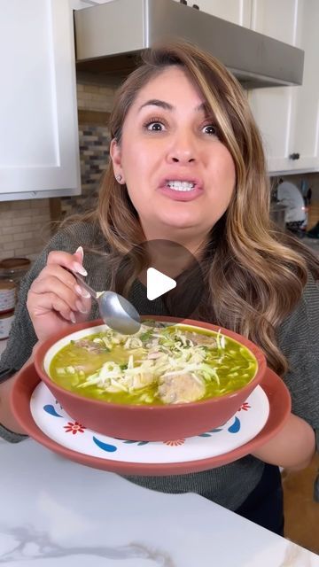 Green Mexican Hominy And Chicken Soup, White Pozole Recipe, Green Pozole Recipe Pork, Green Posole Recipe Chicken, Easy Pozole Recipe Chicken, Green Chicken Posole, Posole Verde Chicken, Green Pozole Recipe Chicken, Green Chili Posole