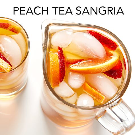 Tea Sangria Recipes, Peach Tea Sangria, Sweet Tea Sangria, Peach Tea Cocktail, Spanish Cocktails, Tea Sangria, Easy Sangria, Easy Sangria Recipes, Peach Cocktail