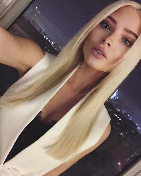 Alena Shishkova - "Merry Christmas!" Hair Platinum Blonde, Alena Shishkova, Wigs Long, Hair Lace Front Wigs, Blonde Lace Front Wigs, Blonde Women, Hair Lace, Platinum Blonde, Blonde Beauty