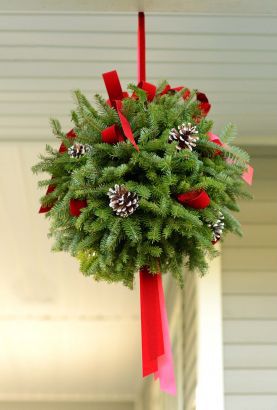 Christmas Hanging Baskets, Kissing Balls, Kissing Ball, Christmas Planters, Christmas Porch Decor, Christmas Greenery, Holiday Magic, Christmas Wreaths Diy, Christmas Floral