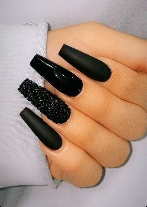 Long Black Nails, Black Acrylic Nail Designs, Black Nails With Glitter, Black Acrylic Nails, Ombre Acrylic Nails, Fall Acrylic Nails, Pearl Nails, Black Nail, Bling Acrylic Nails