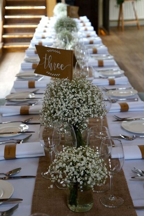 Nos meilleures idées pour organiser un mariage champêtre ! Blush Bridal Shower Decorations, Simple Bridal Shower Decorations, Bridal Shower Decorations Elegant, Bridal Shower Decorations Rustic, Bridal Shower Decorations Diy, Simple Bridal Shower, Breath Flowers, Chic Bridal Showers, Bridal Shower Tables