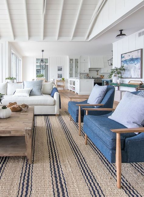 lake house living room blue green and white decor. striped jute rug Lake House Living Room, Casa Patio, Coastal Living Rooms, Beach House Interior, Coastal Living Room, Lake House Decor, White Living Room, Blue Living Room, White Decor