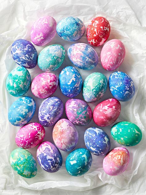 colorful-tissue-dyed-eggs-EC8Onq7r4xG9w8oxB3OXjK Shaving Cream Easter Eggs, Paper Flower Bouquets, Creative Easter Eggs, Egg Dye, Easter Egg Dye, Easter Egg Designs, Easter Egg Crafts, Egg Crafts, Coloring Easter Eggs