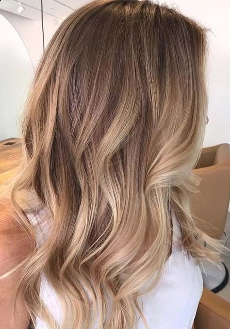 Tmavý Blond, Rambut Brunette, Blonde Hair Shades, Winter Hair Color, Brown Hair With Highlights, Ombre Hair Color, Penteado Cabelo Curto, Brown Blonde Hair, Hair Color Balayage