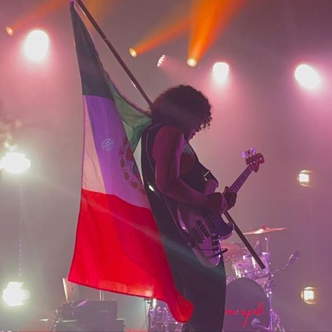 #concert #mexico #latina #latino #mexicanflag #live #music #guitarist #musician #omarapollo #omar #desvelladotour #tour #livemusic #latinolove #aesthetic #photography #concertphotography Latino 90s Aesthetic, Latin Pop Aesthetic, Spanish Aesthetic Playlist Cover, Latin Music Playlist Cover, Latina Playlist Cover, Mexican Rock Aesthetic, Latino Playlist Cover, Spanish Music Playlist Cover, Latin Playlist Cover