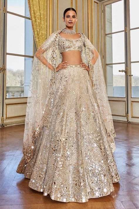 Seema Gujral gold mirror embroidered lehenga set Jaal Dupatta, Seema Gujral, Baju Kahwin, Gold Lehenga, Mirror Work Lehenga, Pengantin India, Work Lehenga, Rose Gold Mirror, Wedding Lehenga