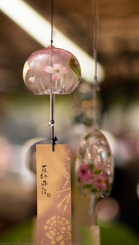 https://flic.kr/p/o7u1UX | Fuurin-ichi: Sakura wind chime | Wind chime market "Fuurin-ichi" is held every year only for one week. Many kind of wind chime is placed. Wind Chime Japanese, Chinese Wind Chimes, Beautiful Wind Chimes, Japan Wind Chimes, Furin Wind Chimes, Japanese Culture Traditional, Japanese Seasons, Japanese Decor Ideas, Japanese Guide