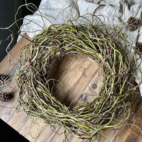 Willow Wreath, Natural Wreath, Outdoor Wreaths, Early Christmas Shopping, Candle Dinner, Handmade Wreaths, Wreath Designs, Succulent Pots, Rustic Christmas