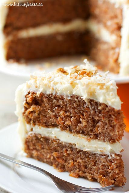 Carrot Cake with Cream Cheese Frosting is simple and delicious. This homemade carrot cake recipe that anyone can make and everyone will love! Carrot Cake Recipe Homemade, Classic Carrot Cake, Homemade Carrot Cake, Carrot Cake With Cream Cheese, Bread Cookies, Best Carrot Cake, Cake With Cream Cheese Frosting, Diner Recipes, Cookies Cake