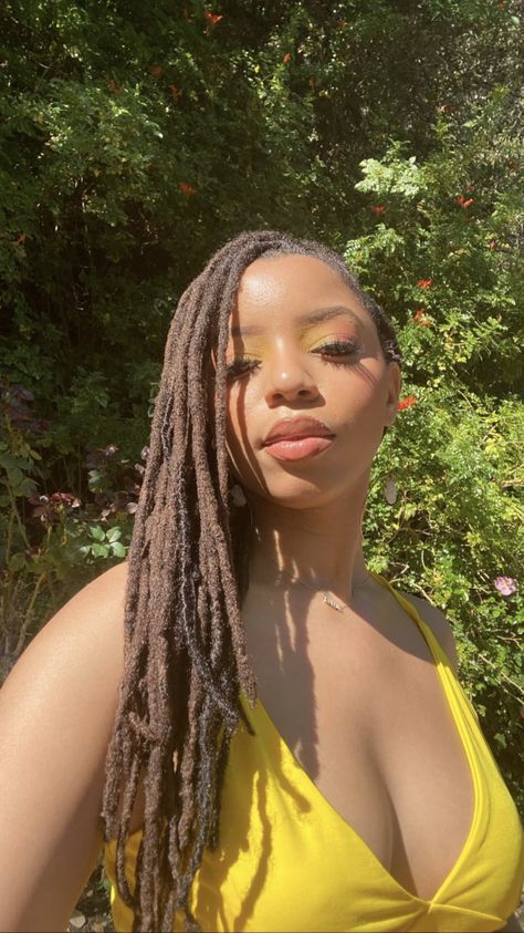 Chloe Halle, Chloe And Halle, Chloe Bailey, Chloe X Halle, Beautiful Dreadlocks, Natural Hair Tips, Locs Hairstyles, Love Hair, Black Girls Hairstyles