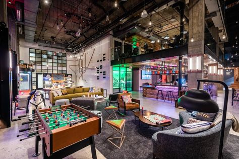 Inside Moxy Hotel’s New Millennial-Friendly Game Room Bar Downtown - Eater DC Teen Game Rooms, Moxy Hotel, Pool Design Modern, Hotel Games, Modern Game Room, Lounge Room Design, Game Room Lighting, Student Lounge, Gaming Lounge