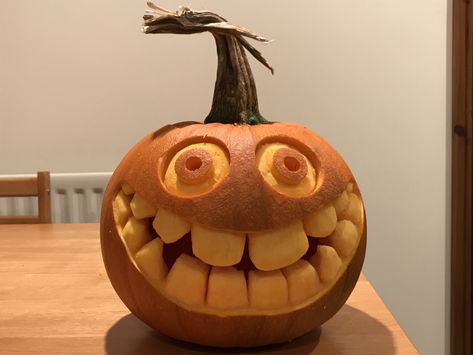 #pumpkincarving, #halloweenpumpkins, #pumpkinart, #halloweendecor, #spookypumpkins, #halloween2023, #creativehalloween, #pumpkindecor, #halloweeninspiration, #carvingideas Pumpking Carving Funny, Dental Pumpkin Carving Ideas, Unusual Pumpkin Carving Ideas, Tiny Pumpkin Carving, Halloween Carving Ideas, Cool Pumpkin Carving Ideas, Pumpkin Carving Pictures, Halloween Pumpkin Painting Ideas, Halloween Pumpkins Carvings Designs