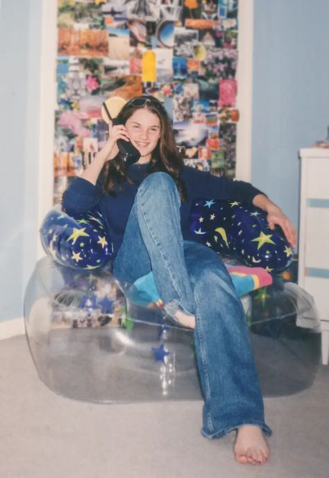 Popular ‘90s Trends That Still Haven't Made A Comeback 90s Clueless Aesthetic, Vintage 90s Photos, Real 90s Photos, Life In The 90s, Old 90s Photos, 90s High School Aesthetic, 90s High School Fashion, 80s Teen Aesthetic, 90s College Aesthetic