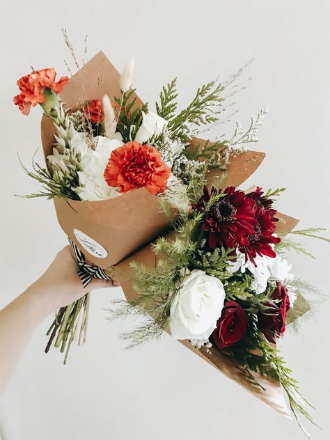 Mini Fall Bouquets, Winter Flower Bouquet Gift, Thanksgiving Flower Bouquets, Flower Bouquet Christmas, Mini Wrapped Bouquet, Christmas Dried Flower Bouquet, Thanksgiving Bouquet, Wrapped Bouquet, Thanksgiving Flowers