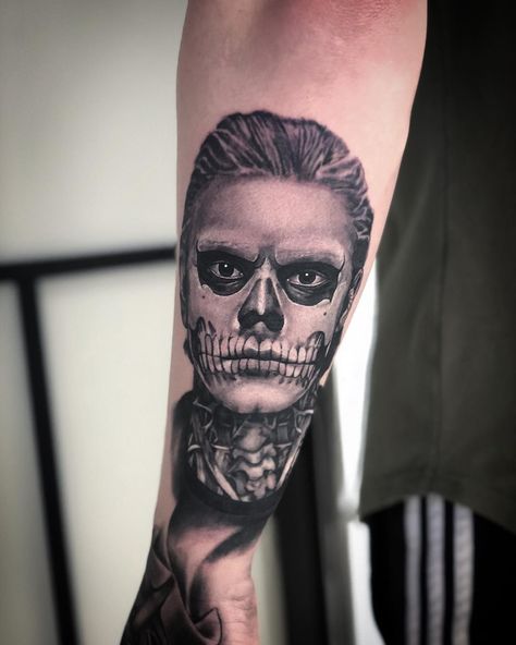 Gareth Watson on Instagram: “@evanpeters - Tate portrait from American Horror Story I did - Proudly sponsored by @ezcartridgecouk and @empireinks - Supported by…” Tate Langdon Tattoo Ideas, American Horror Story Tattoos, Tate Langdon Tattoo, American Horror Story Tattoo Ideas, Horror Portrait Tattoo, Ahs Tattoo Ideas, Ahs Tattoo, American Horror Story Tattoo, Luis Tattoo