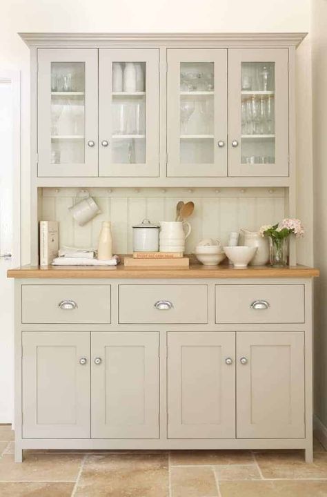 Ten Beautiful Farmhouse Style Hutches - Little Glass Jar Shaker Style Kitchen Cabinets, Cabinet Trends, Kabinet Dapur, Ikea Decor, Kitchen Dresser, Shaker Style Kitchens, Decor Ikea, Kitchen Cabinet Styles, Vintage Bedroom