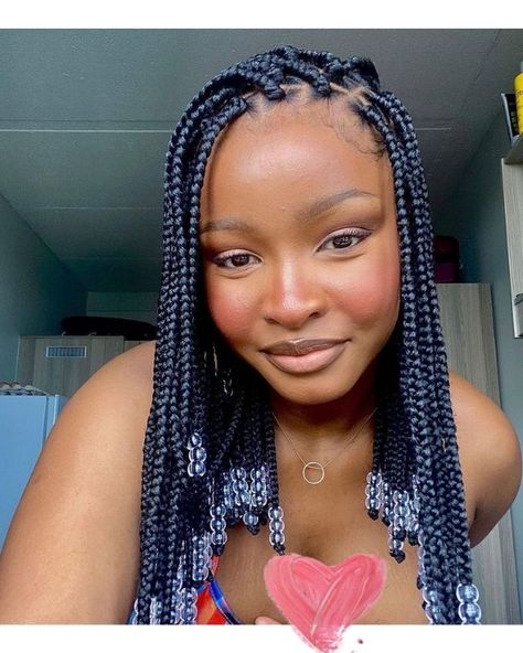 Box Braid Hairstyles for Black Women. Short, medium, long knotless box braids hairstyles gallery. How to do box braids... Weaving Styles, Weaving Hairstyles, Black Box Braids, Ghana Weaving, Quick Braids, Bob Braids Hairstyles, Medium Box Braids, Short Box Braids Hairstyles, Natural Hair Stylists