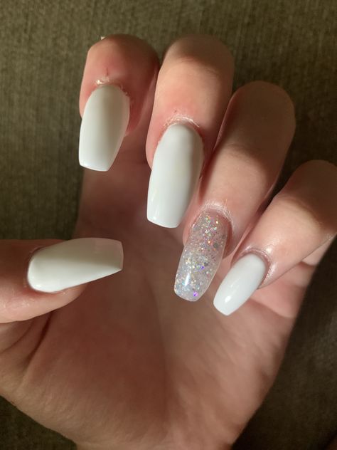 White Acrylic Coffin, Silver Sparkle Nails, Nails With Silver, Acrylics Nails, Nails Styles, Ring Finger Nails, White Coffin Nails, Acrylic Coffin Nails, White And Silver Nails