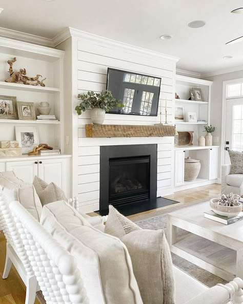 Farmhouse Fireplace Ideas, Coastal Oak, Living Room Goals, Built In Shelves Living Room, Fireplace Built Ins, Home Fireplace, Fireplace Ideas, Built In Shelves, Room Remodeling