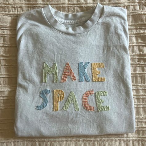 i made this! Bday Shirts, How To Make Patches, Diy Holiday Party, Stitched Letters, Patchwork Tee, Quilted Shirt, Letter Shirt, Patchwork Clothes, Cute Sewing Projects