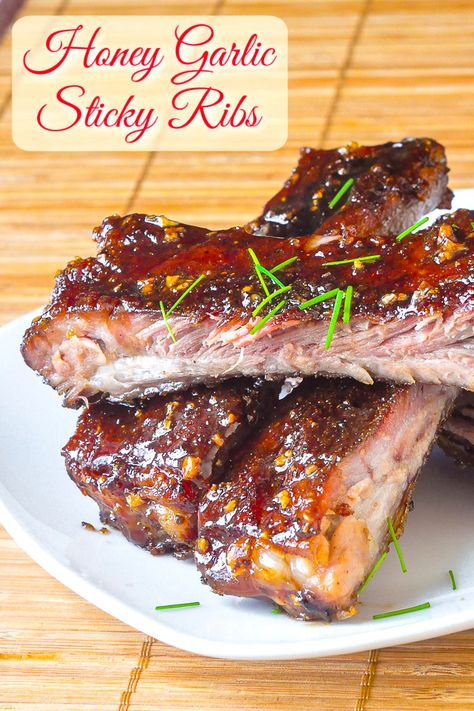 Daging Babi Panggang, Sticky Ribs Recipe, Honey Garlic Ribs, Sticky Ribs, Plating Food, Presentation Food, Tender Ribs, Daging Babi, Rock Recipes