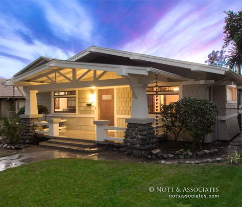 Completely restored South Pasadena Craftsman Bungalow. House Exterior Craftsman, California House Exterior, Craftsman Mansion, California Craftsman, California House, Bungalow Homes, Craftsman Home, South Pasadena, Small Remodel