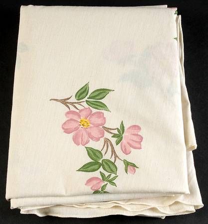 Franciscan Desert Rose (USA Backstamp) Oval Tablecloth 60" X 84" Desert Rose Franciscan Ware, Desert Rose China, Desert Rose Dishes, Dessert Rose, Franciscan Ware, Shabby Chic Theme, Creative Napkins, Pink Weddings, Franciscan Desert Rose