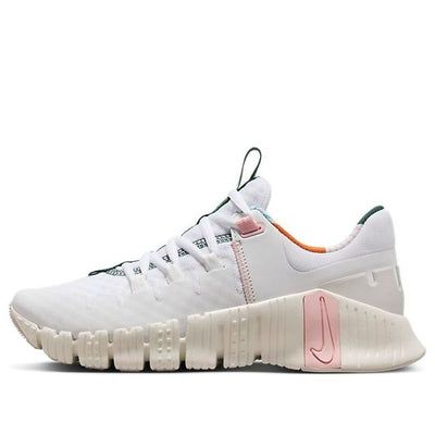 (WMNS) Nike Free Metcon 5 'White Pink Blood' FN8920-161 Women’s Workout Shoes, Athletic Shoes Women's, Nike Metcon Women, Cute Workout Shoes, Gym Sneakers Women, Nike Running Shoes For Women, Workout Shoes For Women, Gym Girlie, Cute Running Shoes