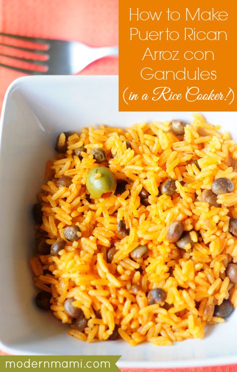 Arroz con Gandules Recipe (Puerto Rican Rice with Pigeon Peas) - Learn how to cook this traditional yellow rice recipe from Puerto Rico in a rice cooker! Arroz Con Gandules Rice Cooker, Arroz Con Gandules Recipe, Rice With Pigeon Peas, Puerto Rican Rice, Yellow Rice Recipes, Sofrito Recipe, Arroz Con Gandules, Puerto Rico Food, Boricua Recipes