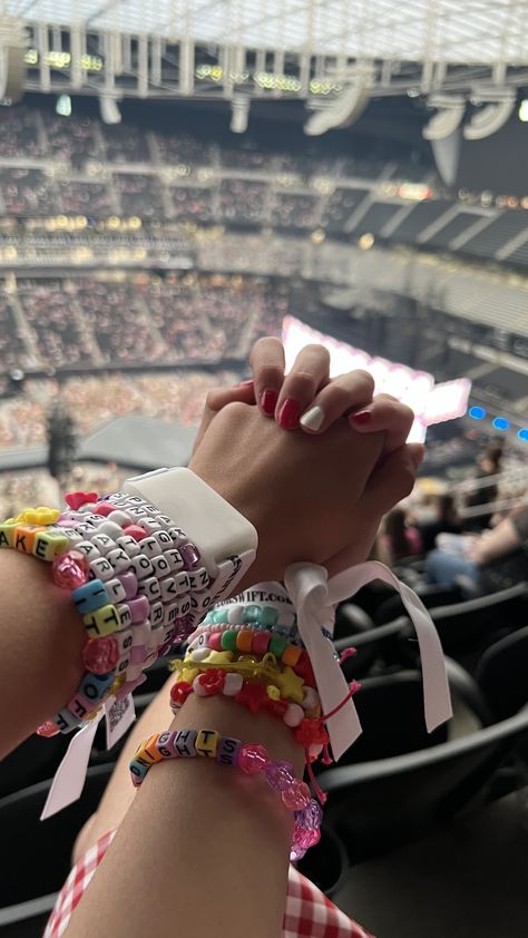 Taylor Swift Concert Friendship Bracelets, Taylor Swift Concert Picture Ideas, Eras Tour Inspo Pics, Taylor Swift Concert Pictures, Taylor Swift Concert Bracelet, Eras Tour Instagram Story, Taylor Swift Concert Bracelet Ideas, Eras Tour Logo, Taylor Swift Eras Tour Instagram