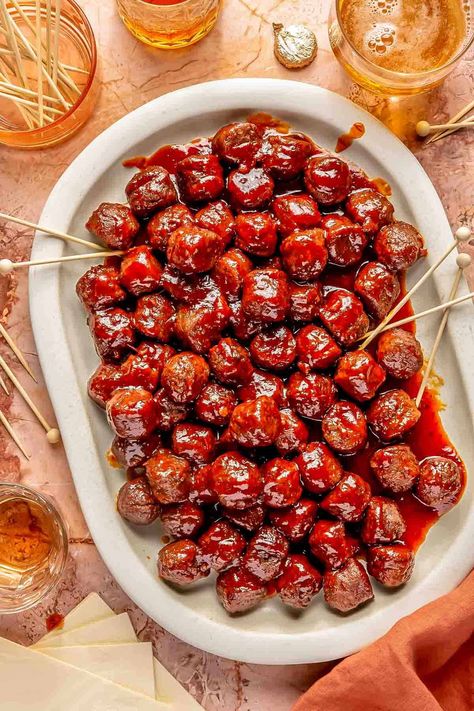 Sweet and Tangy Grape Jelly Meatballs Baby Shower Appetizers Finger Foods, Bridal Shower Finger Foods, Baby Shower Meatballs, Shower Finger Foods, Baby Shower Appetizers, Baby Shower Finger Foods, Party Meatballs, Shower Appetizers, Warm Appetizers