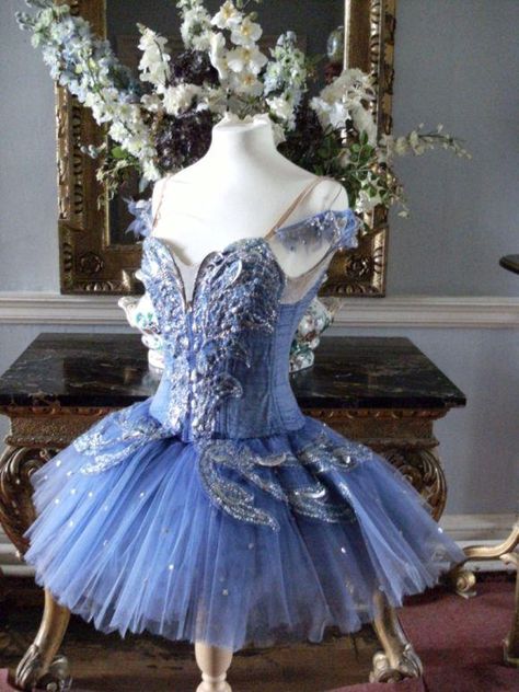 The Royal Ballet     — în Paris, France. Ballet Costumes Tutus, The Royal Ballet, Ballet Russe, Tutu Ballet, Blue Tutu, Ballerina Tutu, Ballet Inspiration, 파티 드레스, Ballet Clothes