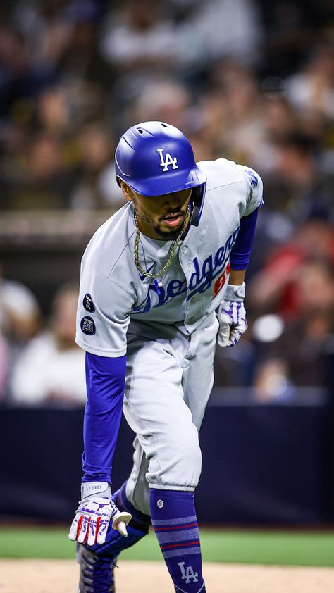 High resolution wallpaper from the right fielder for the Los Angeles Dodgers, Mookie Betts Dodger Wallpaper, Mookie Betts Wallpaper, Sandlot Costume, Mlb Baseball Players, Dodgers Gear, Let's Go Dodgers, Mlb Dodgers, High Resolution Wallpaper, Dodgers Nation