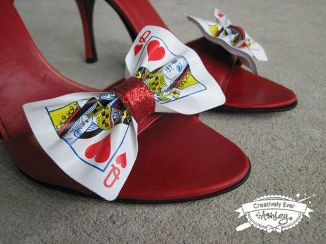 Mad Hatter Diy Costume, Shoe Accessories Diy, Alice In Wonderland Costumes, Queen Of Hearts Halloween Costume, Queen Of Hearts Halloween, Queen Of Hearts Card, Queen Of Hearts Alice, Alice In Wonderland Diy, Alice Costume