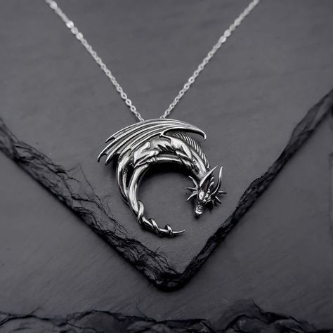 King Viserys Targaryen, Fantasy Jewelry Necklace, Dragon Accessories, Applying Perfume, Viserys Targaryen, Dragon Moon, Fantasy Pendant, Winged Dragon, Silver Dragon Necklace