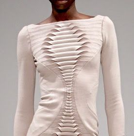 Mode Origami, Architectural Fashion, Fashion Design Inspiration, Detail Couture, Georgia Hardinge, Origami Fashion, Sculptural Fashion, Fashion Design Collection, Futuristic Fashion