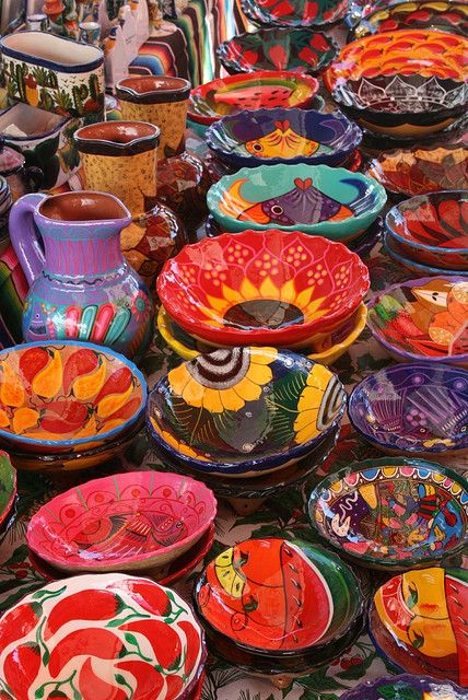 Mexican pottery -- Capture the spirit of authentic Mexico with Talavera from http://www.lafuente.com/Mexican-Decor/Talavera-Pottery/ #home Mexican Ceramics, Mexican Decor, Deco Boheme, Mexican Pottery, Mexican Culture, Mexican Style, Mexican Art, Mexican Folk Art, Art Festival